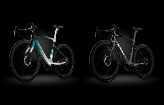 Pinarello Dogma F מול Dogma X: שתי יצירות מופת, שתי חוויות רכיבה