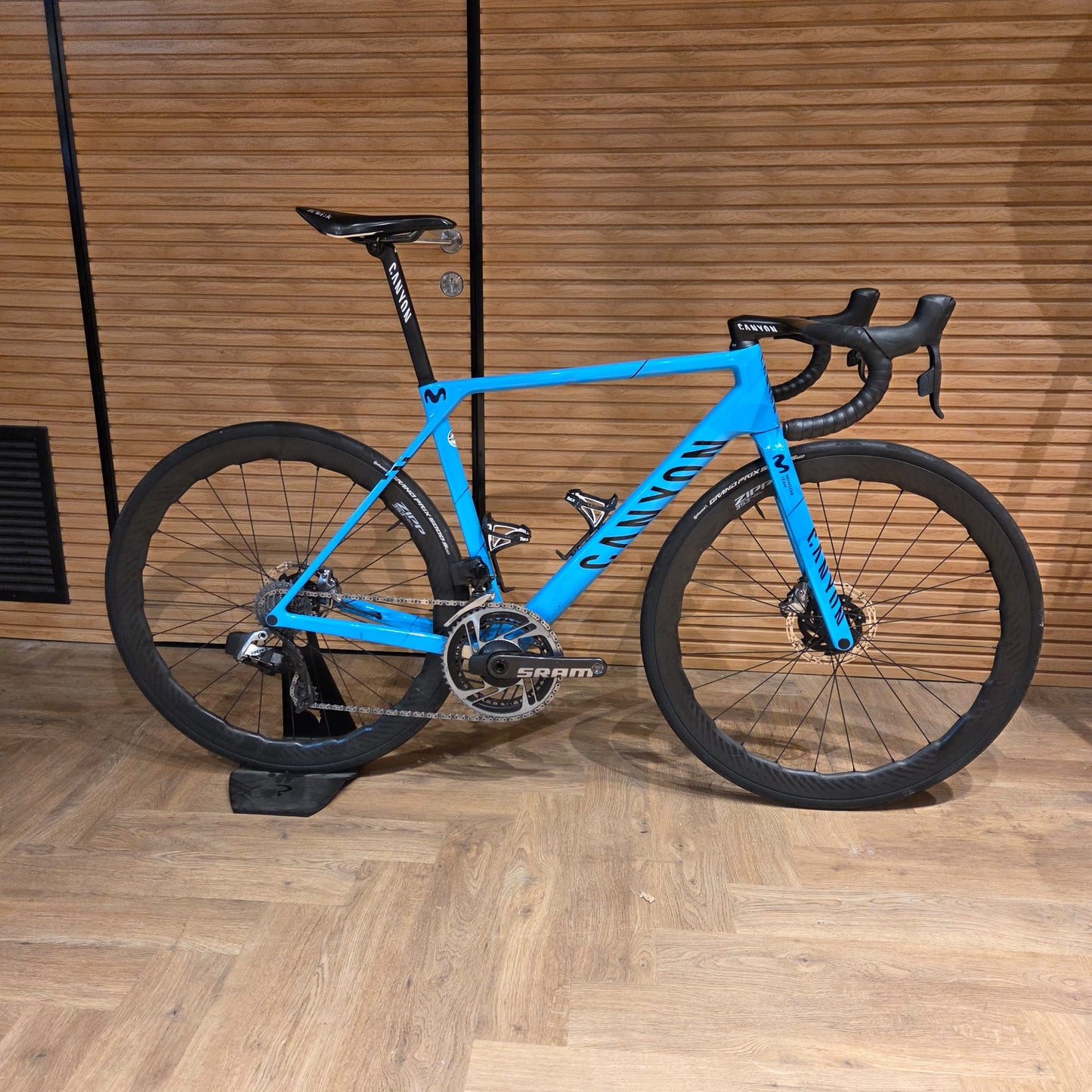 CANYON CFR MOVIE STAR 56 M/L SRAM RED PM ZIPP 353